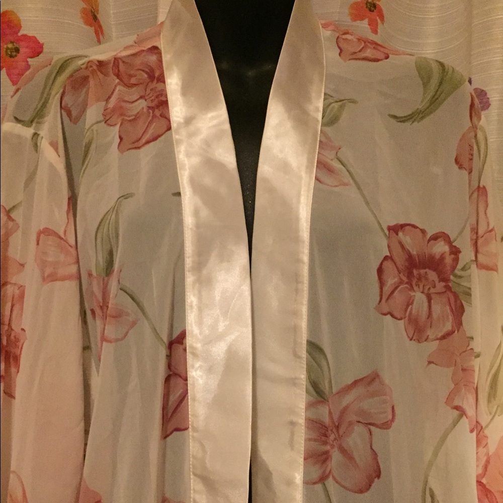 VANITY SHORT ROBE - Picture 3 of 3
